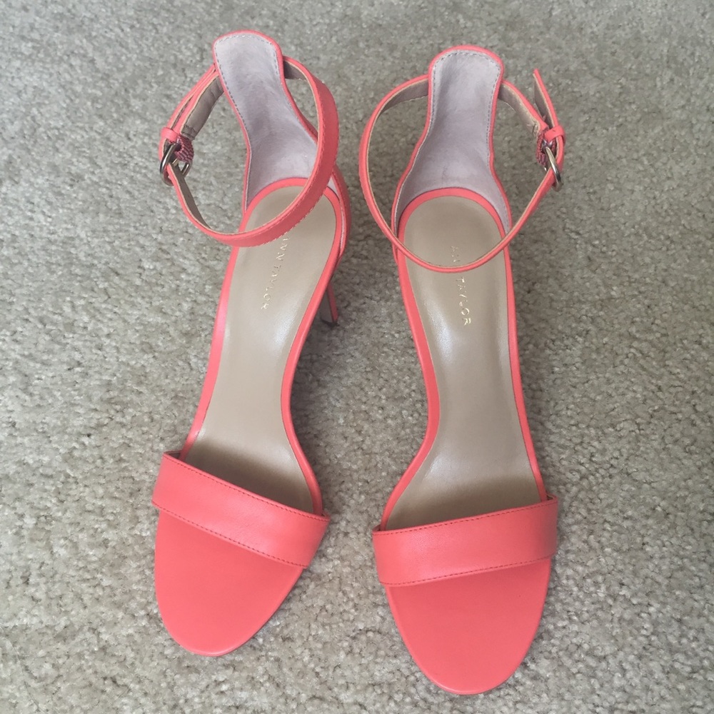Ann Taylor Leather Sandal Size 7